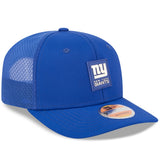 Gorra de camionero ajustable New Era Royal New York Giants 2025 Sideline 9SEVENTY