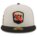 Gorra ajustada 59FIFTY Salute To Service 2023 de los Cincinnati Bengals piedra/negro de New Era para hombre