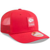 Gorra ajustable New Era roja de los Kansas City Chiefs 2025 Sideline 9SEVENTY